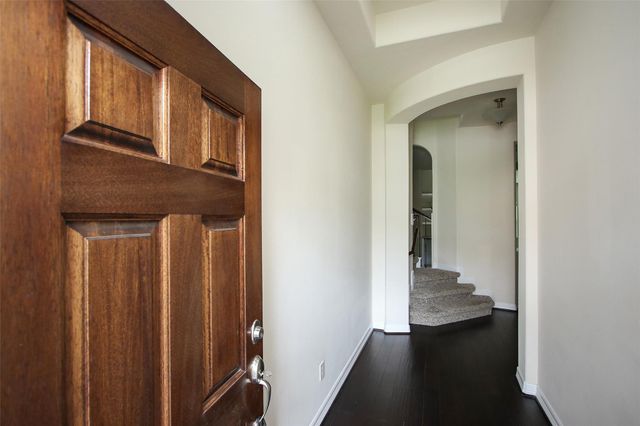 34 Estherwood Place, The Woodlands, TX 77354