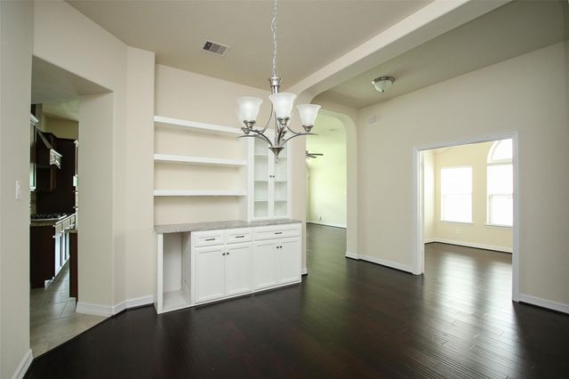 34 Estherwood Place, The Woodlands, TX 77354
