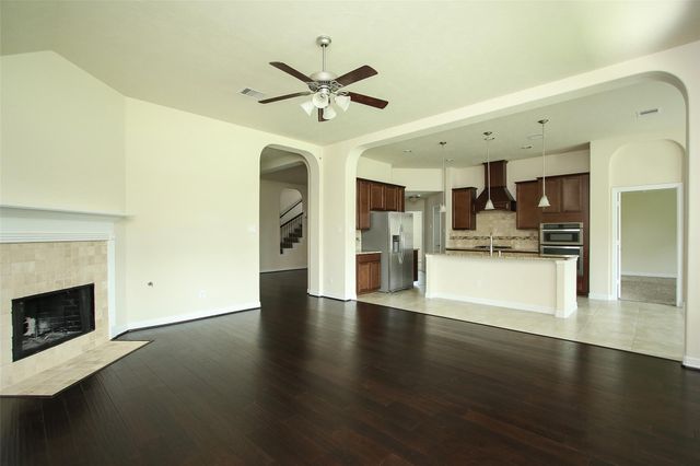 34 Estherwood Place, The Woodlands, TX 77354