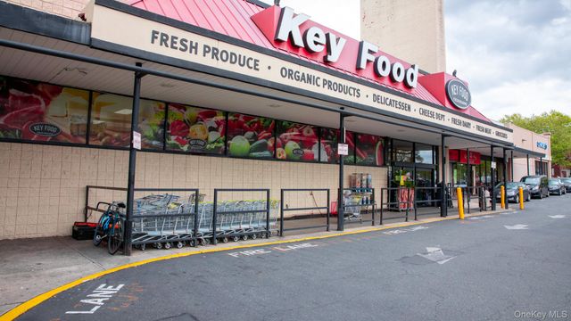 141-37 Union Turnpike 2-O, Flushing, NY 11367