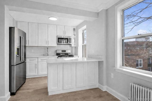 141-37 Union Turnpike 2-O, Flushing, NY 11367