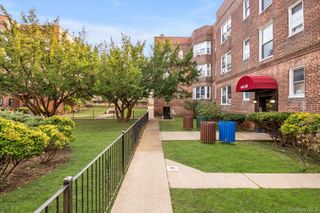 141-37 Union Turnpike 2-O, Flushing, NY 11367