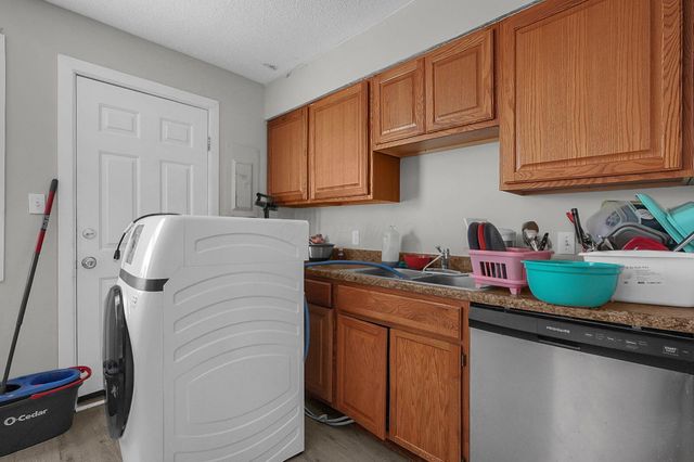 129 Buckeye Circle, Columbus, OH 43217