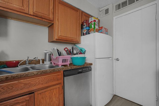 129 Buckeye Circle, Columbus, OH 43217