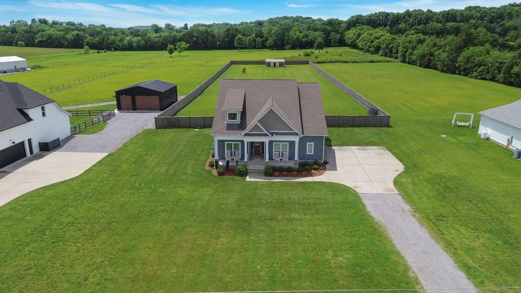 7890 Poplar Hill Rd, Watertown, TN 37184