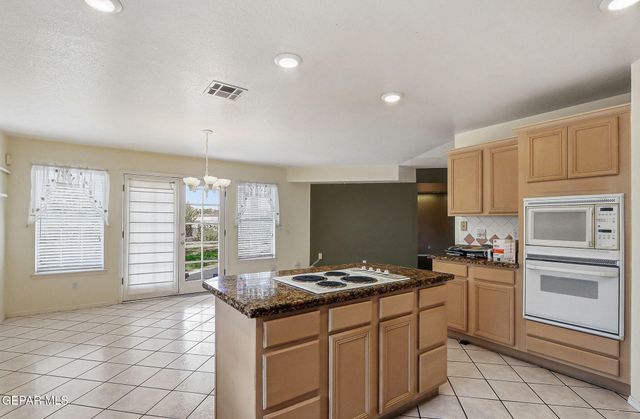 6413 LA CADENA Drive, El Paso, TX 79912