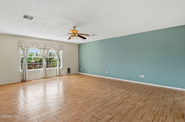 6413 LA CADENA Drive, El Paso, TX 79912