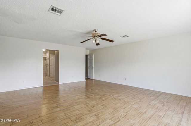 6413 LA CADENA Drive, El Paso, TX 79912