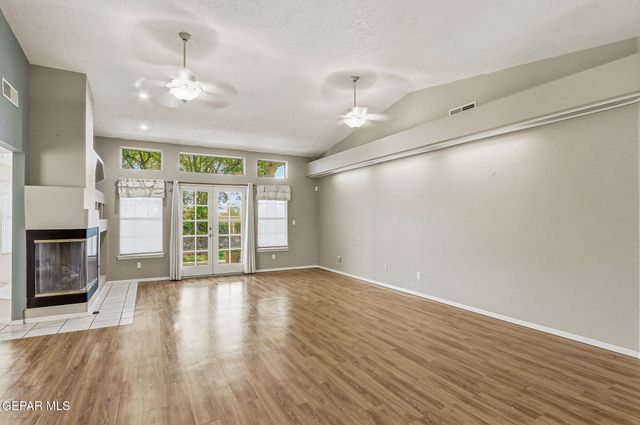 6413 LA CADENA Drive, El Paso, TX 79912
