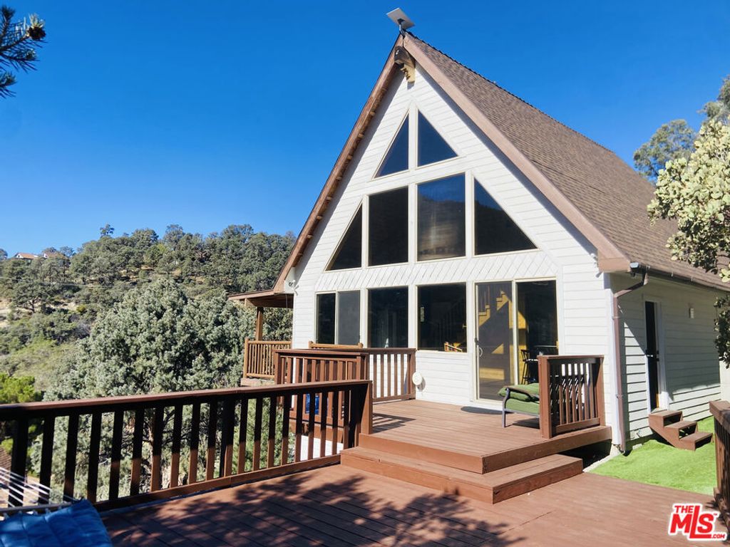 Image 4 of property listing at 3821 North End Drive, Frazier Park, CA 93225