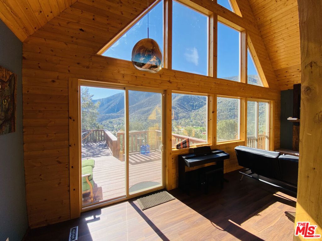 Image 6 of property listing at 3821 North End Drive, Frazier Park, CA 93225