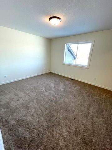 2564 341st Avenue NW, Cambridge, MN 55008