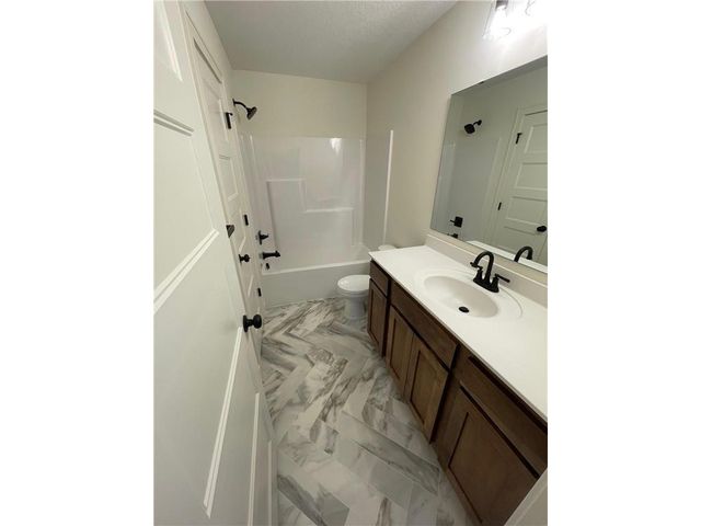 2564 341st Avenue NW, Cambridge, MN 55008