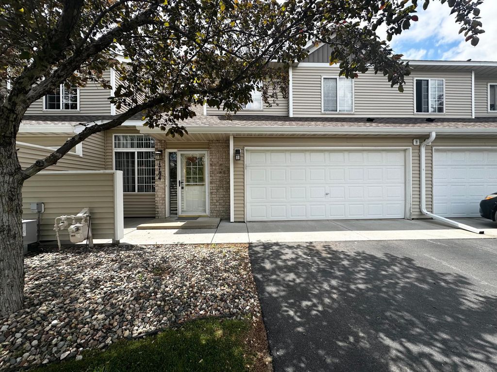 1784 Sandstone Curve, Shakopee, MN 55379