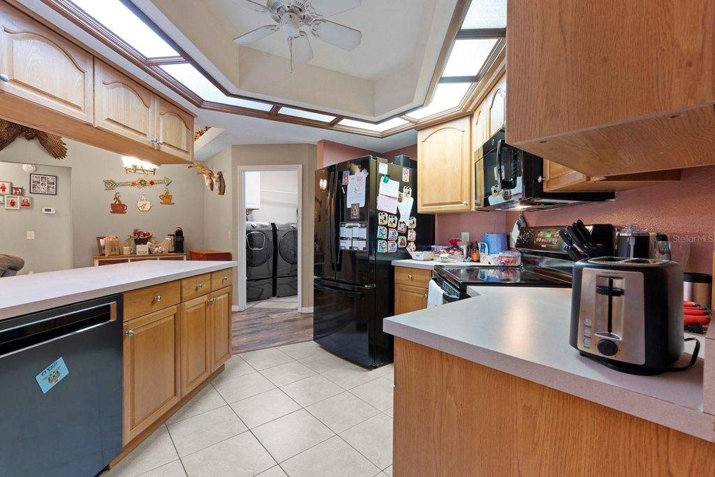 Image 13 of property listing at 2550 ROSLYN LANE, Lakeland, FL 33812