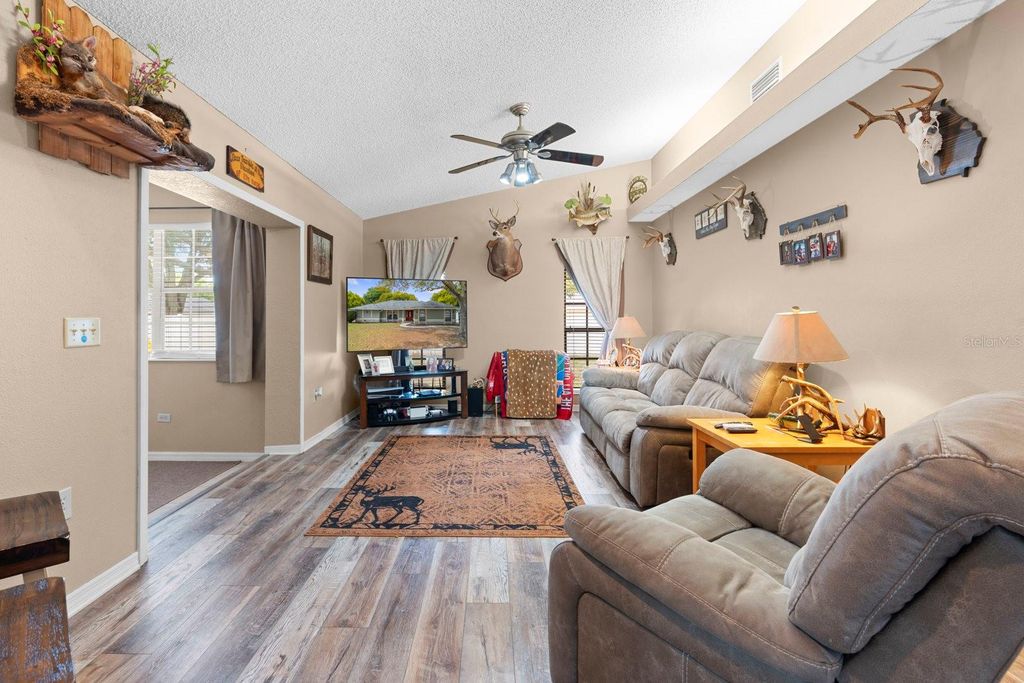 Image 20 of property listing at 2550 ROSLYN LANE, Lakeland, FL 33812