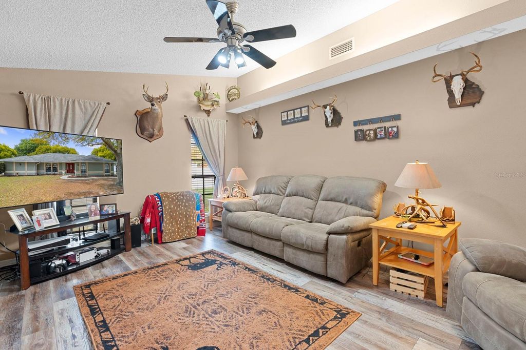 Image 23 of property listing at 2550 ROSLYN LANE, Lakeland, FL 33812