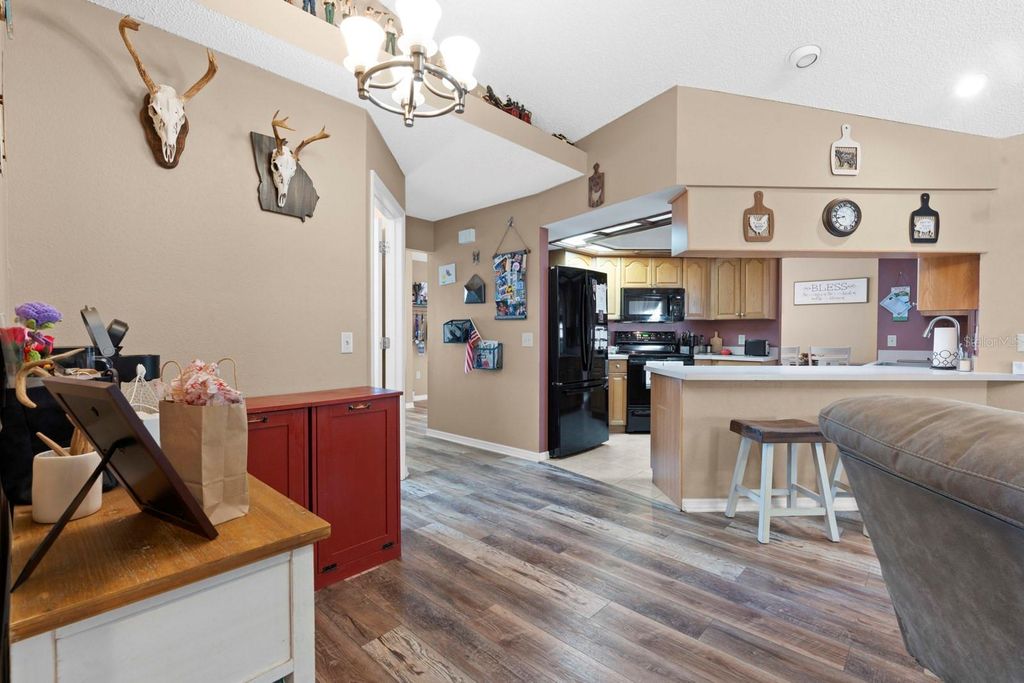 Image 24 of property listing at 2550 ROSLYN LANE, Lakeland, FL 33812