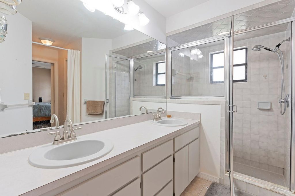 Image 29 of property listing at 2550 ROSLYN LANE, Lakeland, FL 33812