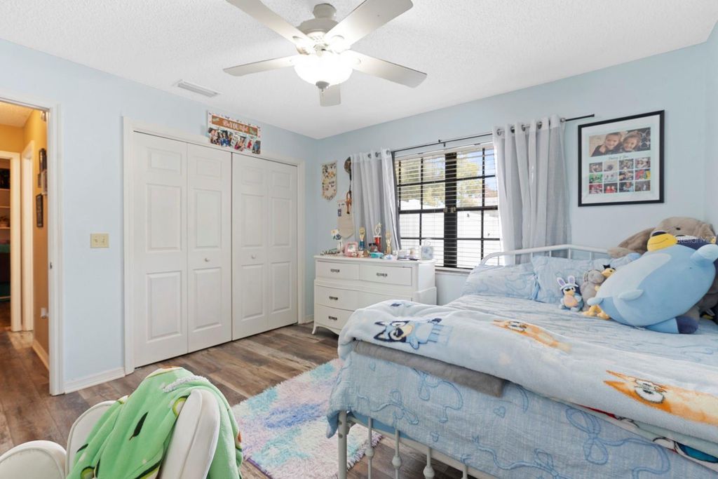 Image 33 of property listing at 2550 ROSLYN LANE, Lakeland, FL 33812