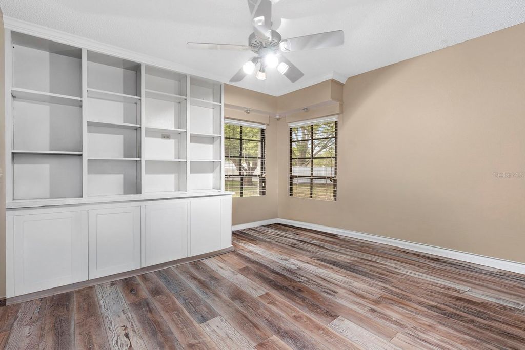 Image 36 of property listing at 2550 ROSLYN LANE, Lakeland, FL 33812