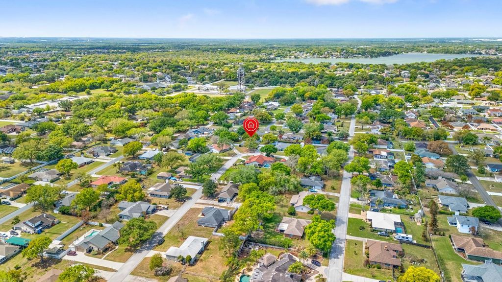 Image 59 of property listing at 2550 ROSLYN LANE, Lakeland, FL 33812