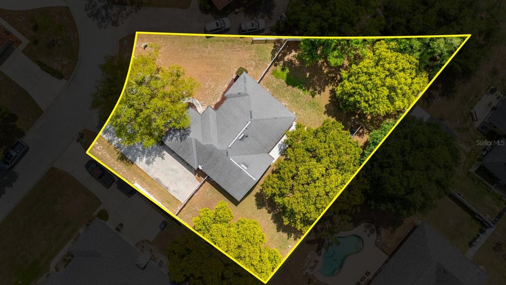 Image 61 of property listing at 2550 ROSLYN LANE, Lakeland, FL 33812