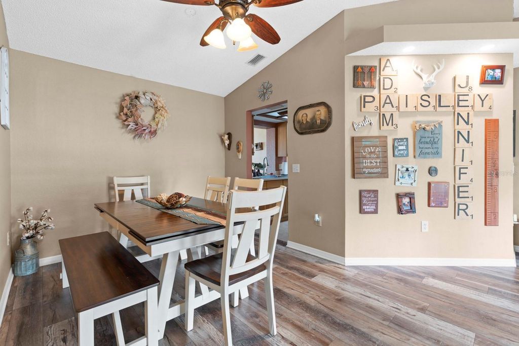 Image 10 of property listing at 2550 ROSLYN LANE, Lakeland, FL 33812