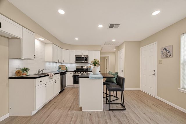 13843 Northlake Drive, Houston, TX 77049