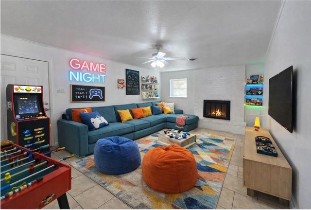 1714 Laurel Road, Gainesville, TX 76240