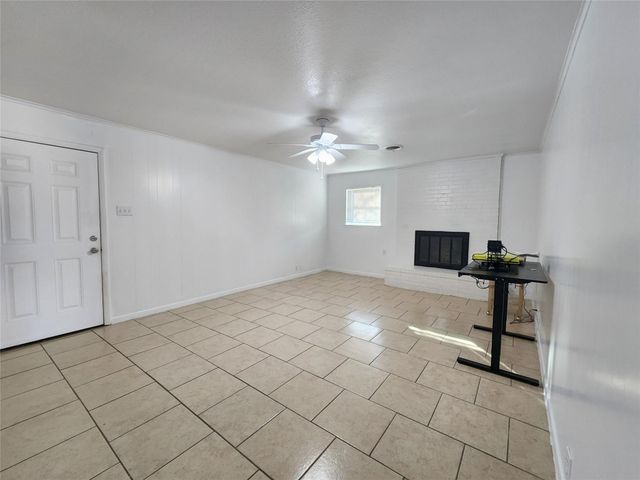 1714 Laurel Road, Gainesville, TX 76240