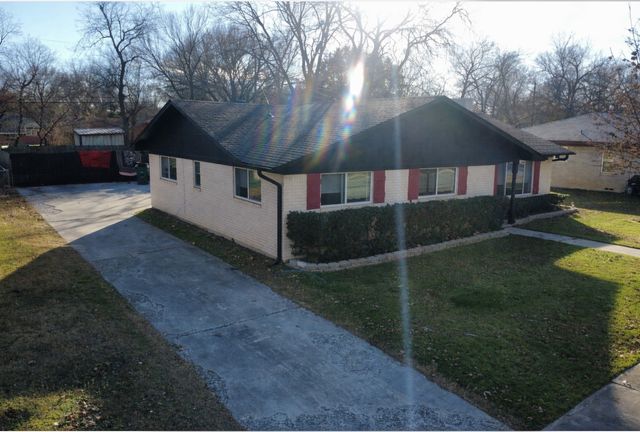 1714 Laurel Road, Gainesville, TX 76240