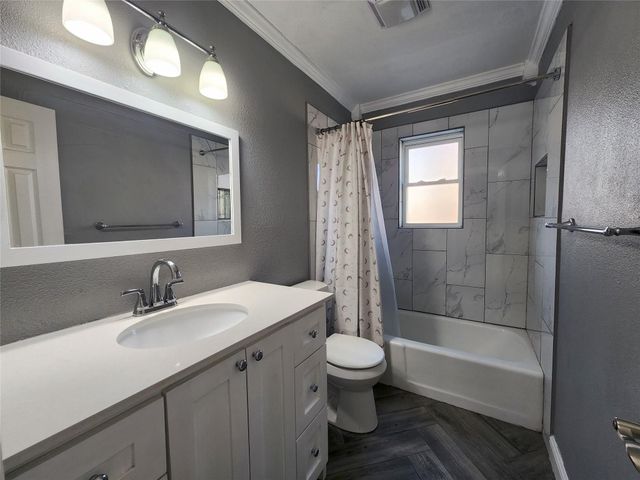 1714 Laurel Road, Gainesville, TX 76240