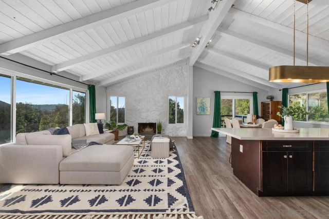 25950 Kaywood Dr, Escondido, CA 92026