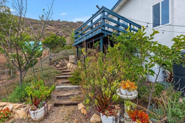 25950 Kaywood Dr, Escondido, CA 92026