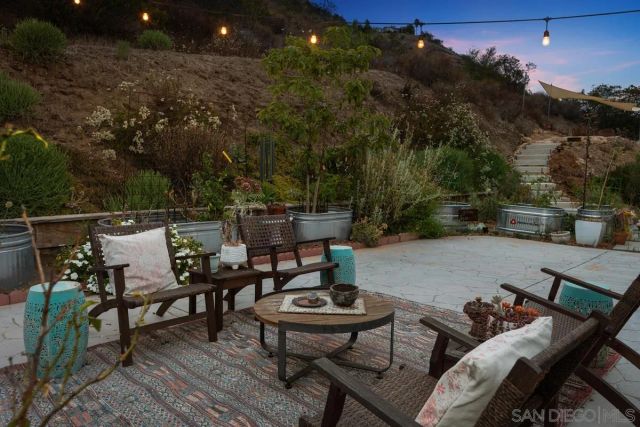 25950 Kaywood Dr, Escondido, CA 92026