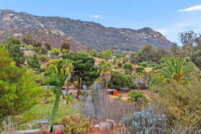 25950 Kaywood Dr, Escondido, CA 92026
