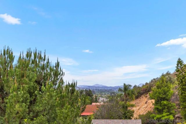 25950 Kaywood Dr, Escondido, CA 92026