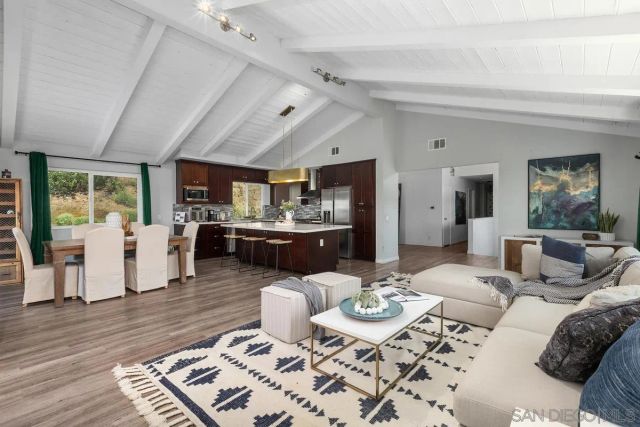 25950 Kaywood Dr, Escondido, CA 92026