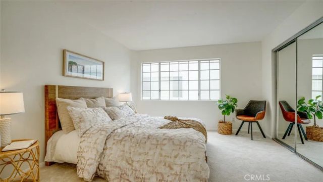 305 E Valencia Avenue R, Burbank, CA 91502