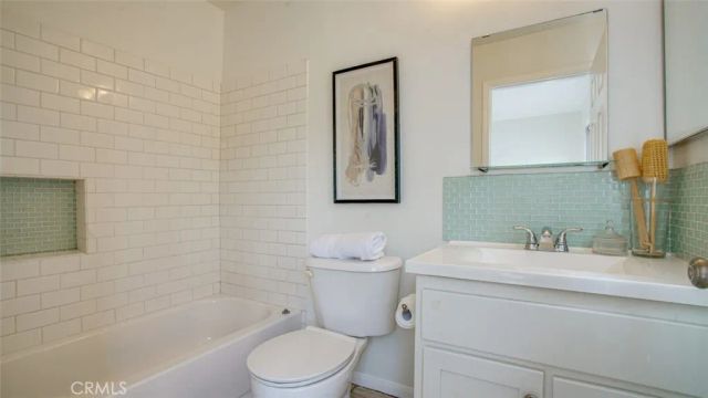 305 E Valencia Avenue R, Burbank, CA 91502