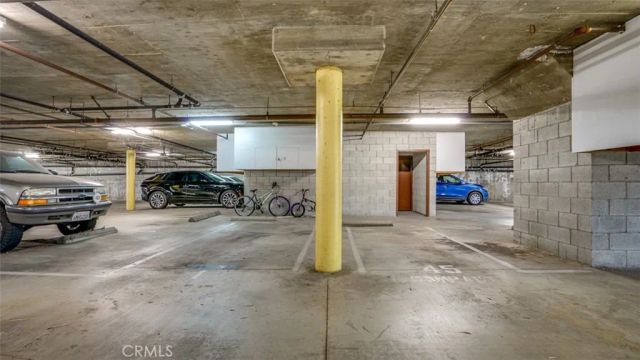 305 E Valencia Avenue R, Burbank, CA 91502