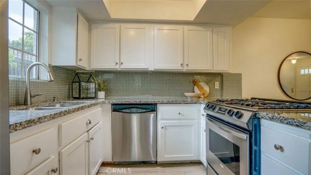 305 E Valencia Avenue R, Burbank, CA 91502