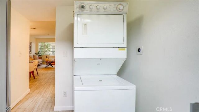 305 E Valencia Avenue R, Burbank, CA 91502