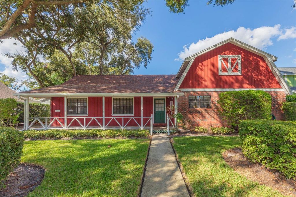 Image 2 of property listing at 2219 SHADEHILL COURT, Tampa, FL 33612
