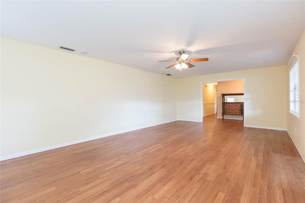 Image 12 of property listing at 2219 SHADEHILL COURT, Tampa, FL 33612