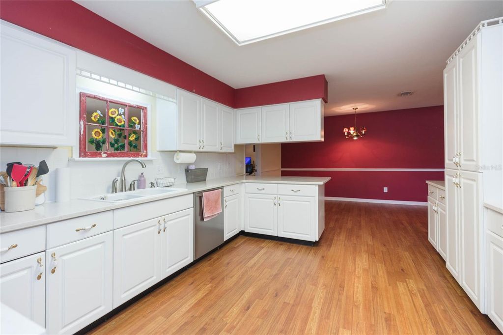 Image 19 of property listing at 2219 SHADEHILL COURT, Tampa, FL 33612