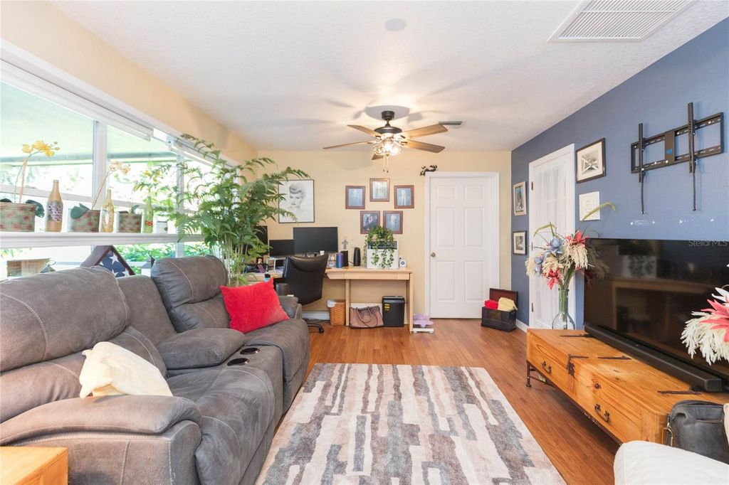 Image 22 of property listing at 2219 SHADEHILL COURT, Tampa, FL 33612