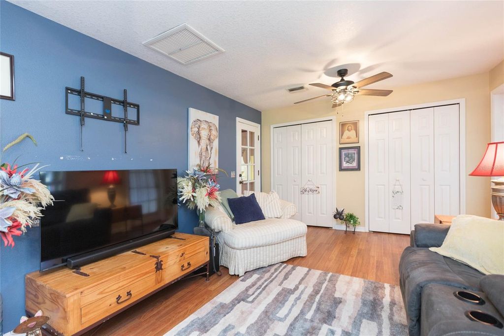 Image 24 of property listing at 2219 SHADEHILL COURT, Tampa, FL 33612