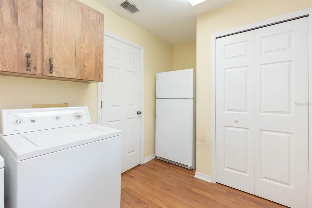 Image 25 of property listing at 2219 SHADEHILL COURT, Tampa, FL 33612